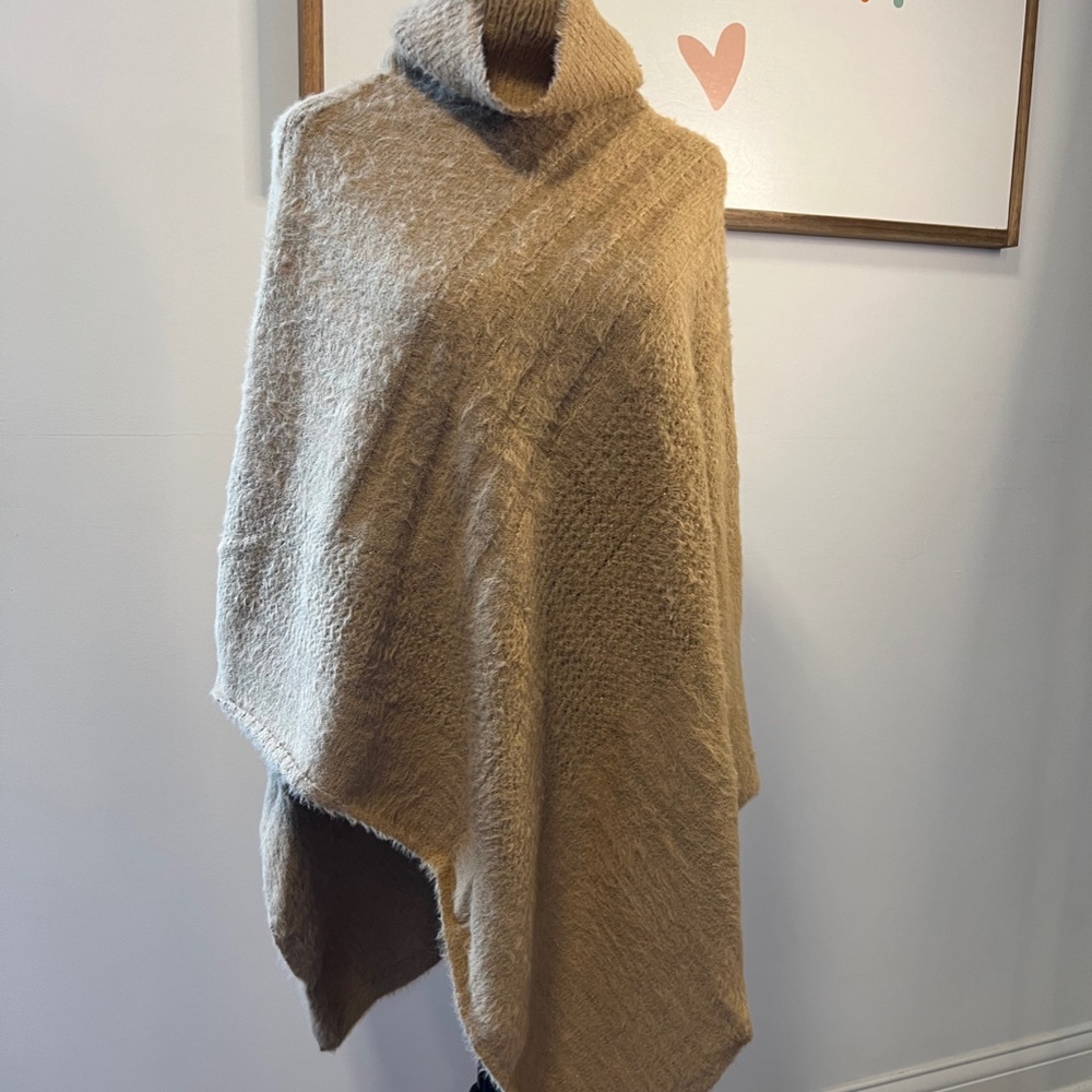 SUPER SOFT sweater poncho